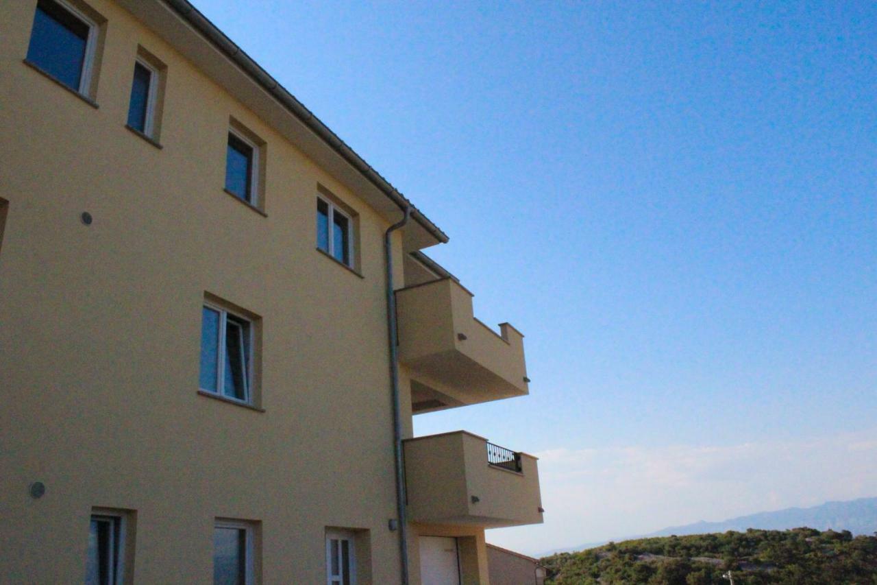 Apartmani Marin Vrbnik Eksteriør billede