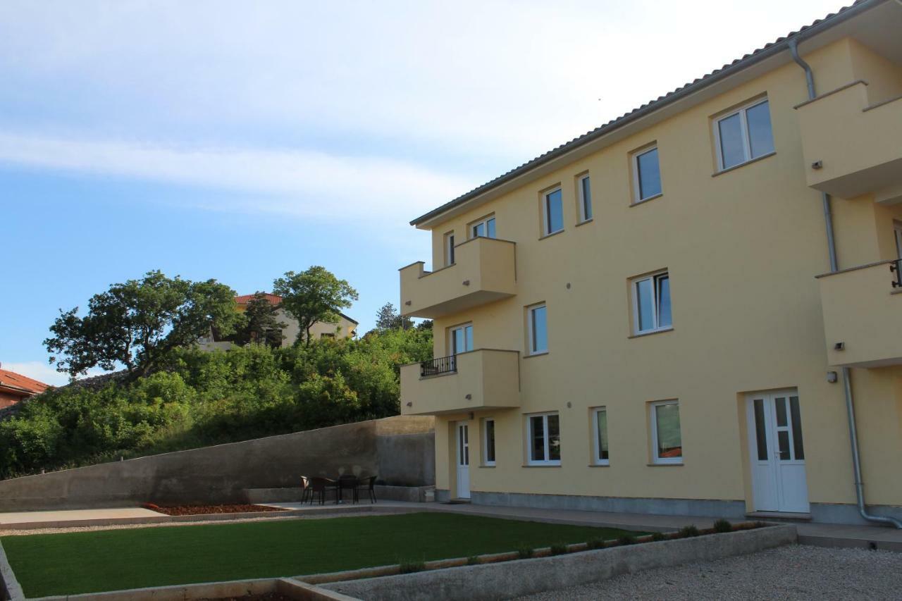 Apartmani Marin Vrbnik Eksteriør billede